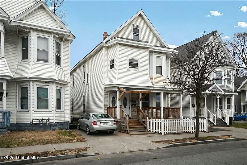 5th image of 415 Victory Avenue