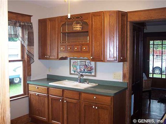 3rd image of 339 Linwood Ave