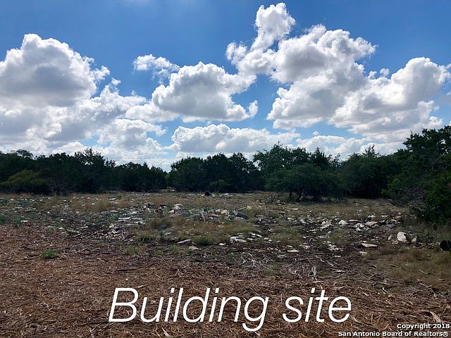 1st image of 2940 Oak Hollow Dr