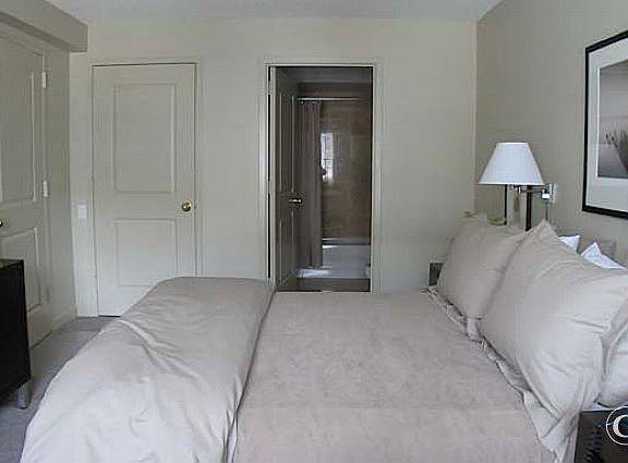 3rd image of 333 E 102nd St APT 406