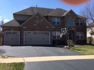 1124 Heartland Dr, Yorkville, IL 60560
