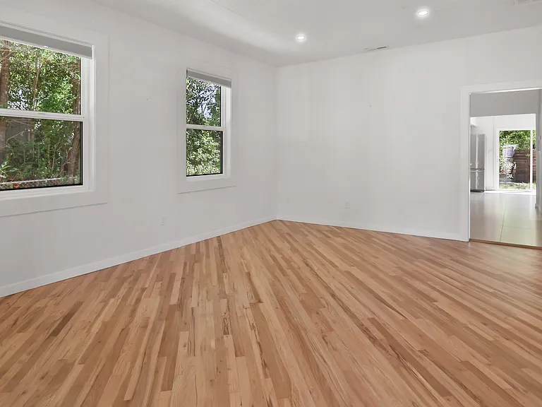 207 D St — Photo 7