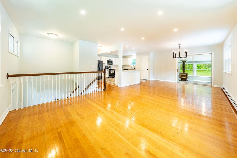 4th image of 82 Edgewood Drive