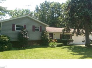 9730 Charles Dr, Valley View, OH 44125