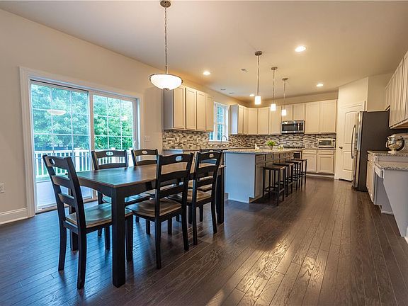 4th image of 3 Clairmont Ave