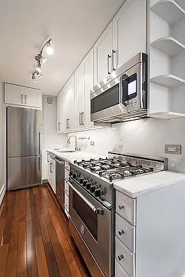 Sold by Nouveau Realty | media 1