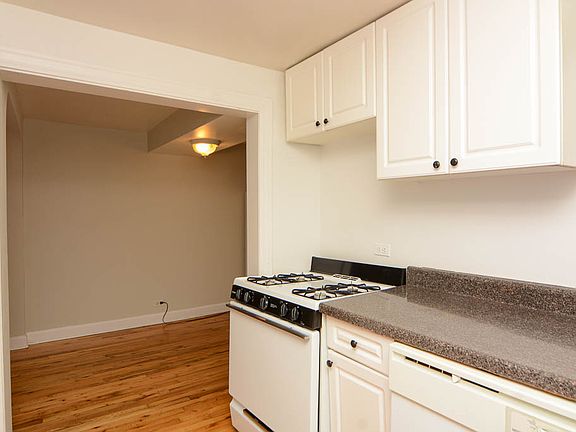 4th image of 727 W Barry Ave #G
