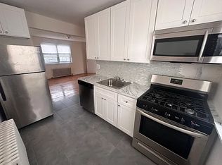67-40 223rd Pl #1B, Oakland Gardens, NY 11364