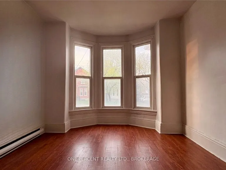 382 Earl St #1 — Photo 2