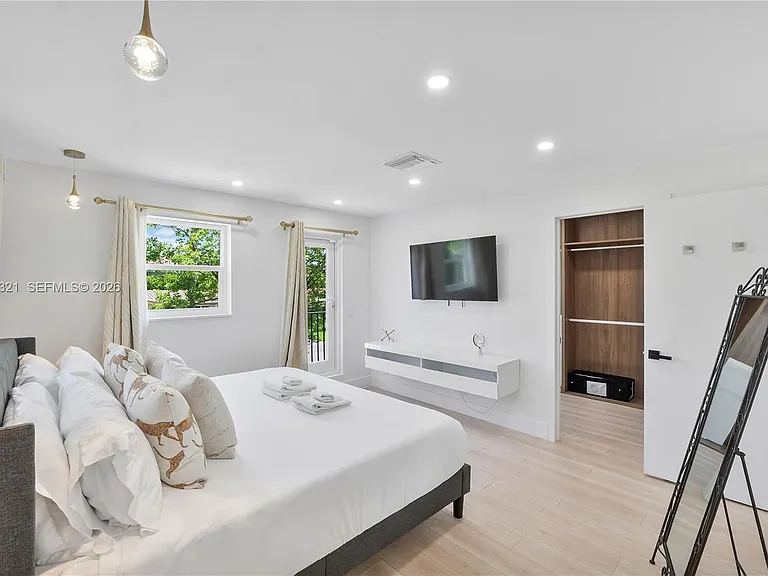 3261 Seaward Dr — Photo 22