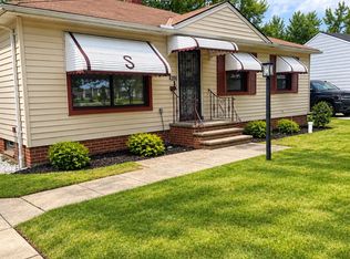 4208 Larkspur Ln, Warrensville Heights, OH 44128
