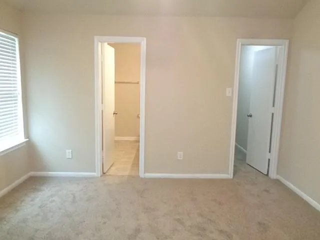 7925 Silver Oak Dr — Photo 4