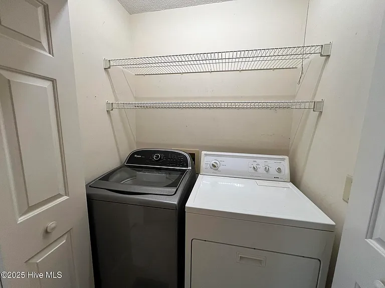 225 E New York Ave — Photo 15