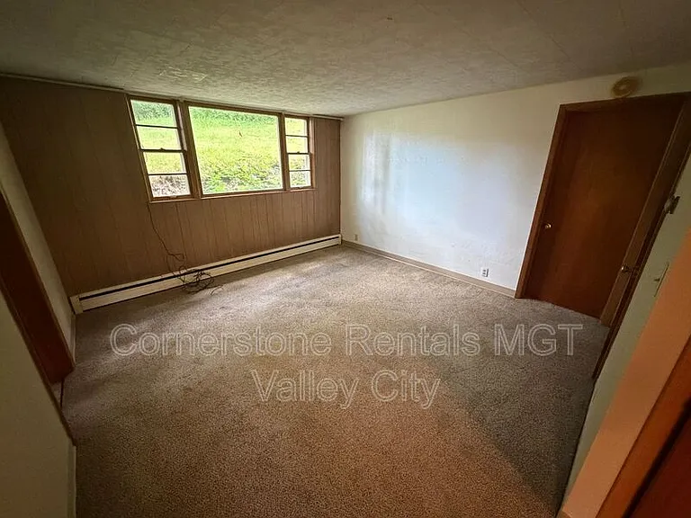 265 Viking Dr #2 — Photo 9