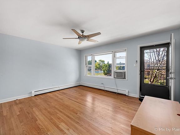 4th image of 16 King Arthur Ct APT 17