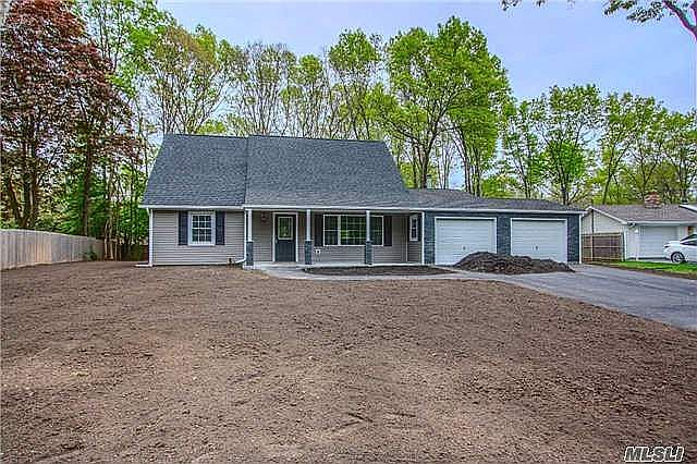 1st image of 8 Sanford Ln