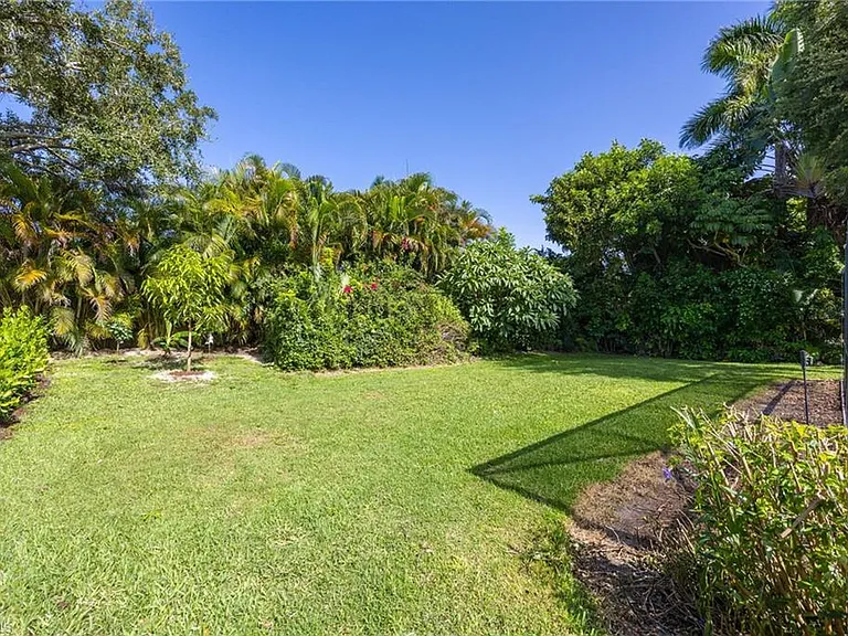 789 Coldstream Ct — Photo 44