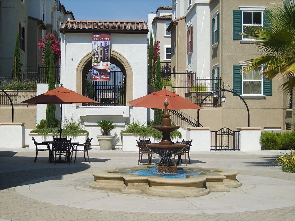 Courtyard Adjacent to Pool