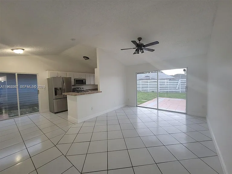 10304 SW 139th Pl — Photo 10