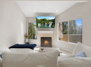 18408 Hatteras St, Tarzana, CA 91356