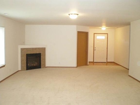 2nd image of 1614 201st Street Ct E