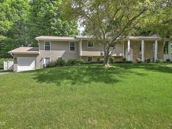 2805 Sumpter Dr, Johnson City, TN 37604