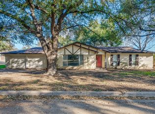 5209 Briarwood Ln, Fort Worth, TX 76112