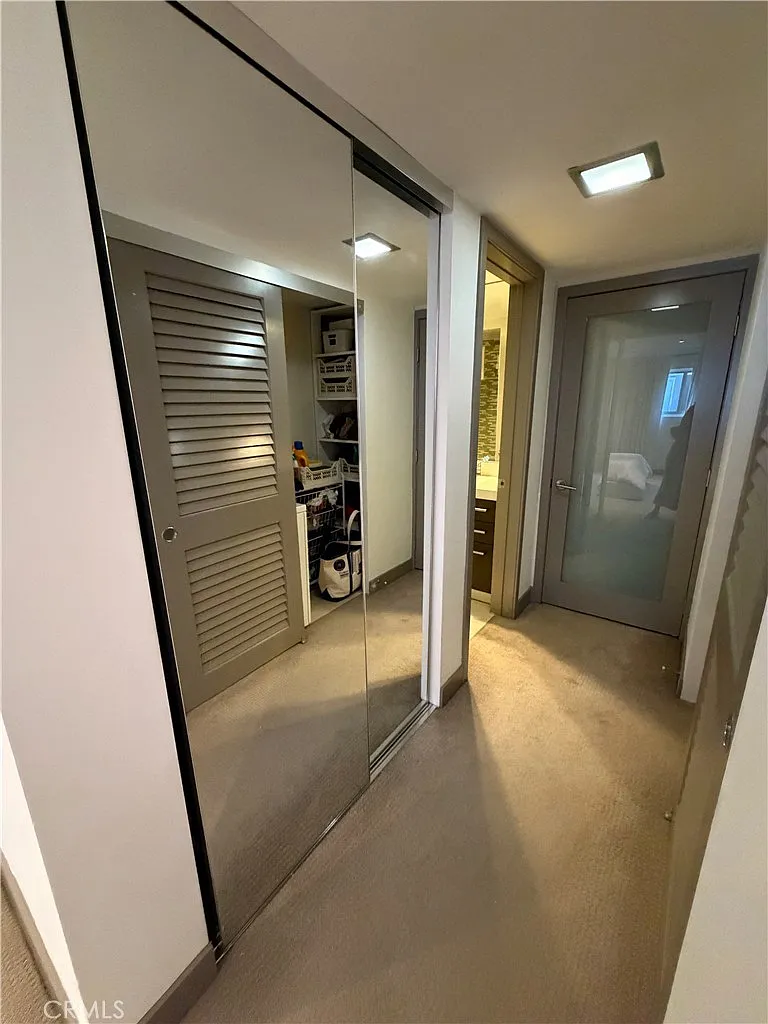 1 bed, 1.5 bath, 910 sqft, $3,800 — Photo 3