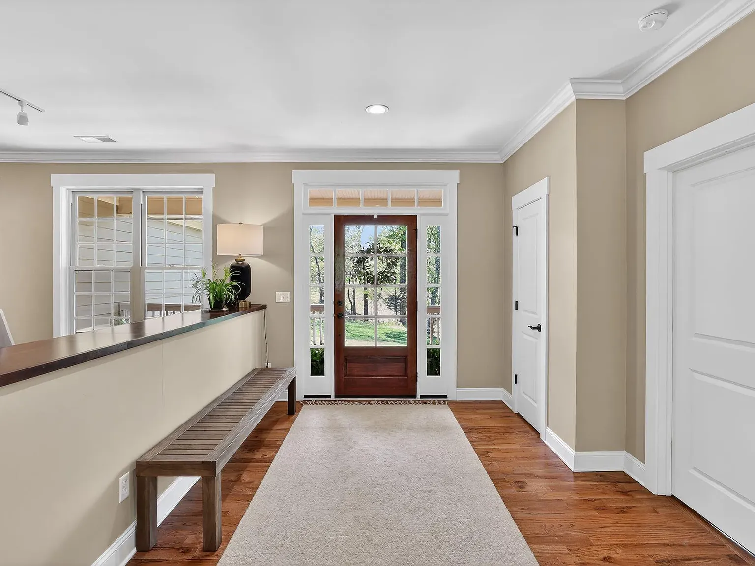 3 bed, 2170 sqft, $3,750 — Photo 3