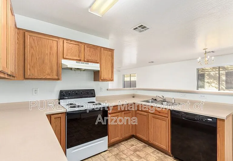1816 S 106th Ln — Photo 15