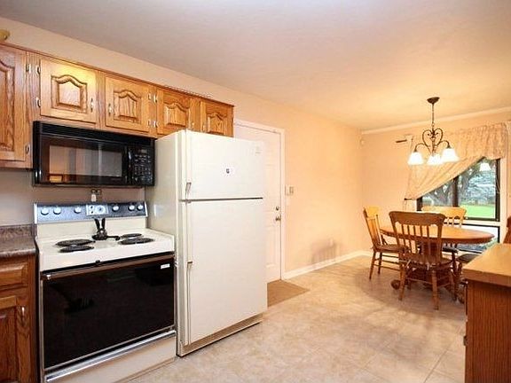 4th image of 5217 Meadowood Dr