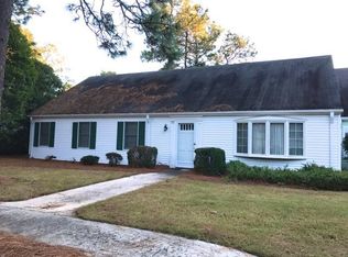 53 Village Green Cir, Southern Pines, NC 28387