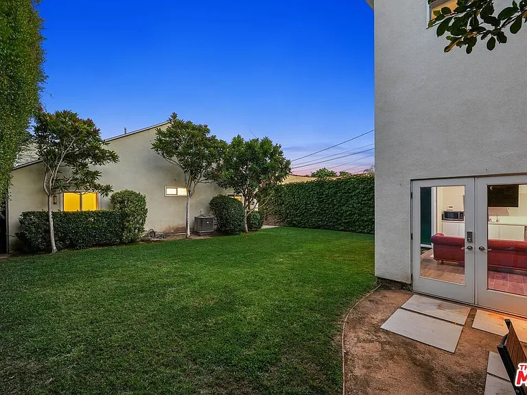 1155 S Rimpau Blvd — Photo 47