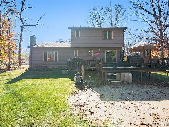 4th image of 2695 Reynolds Cir