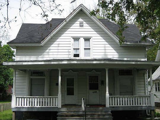 2nd image of 930 Grant Ave