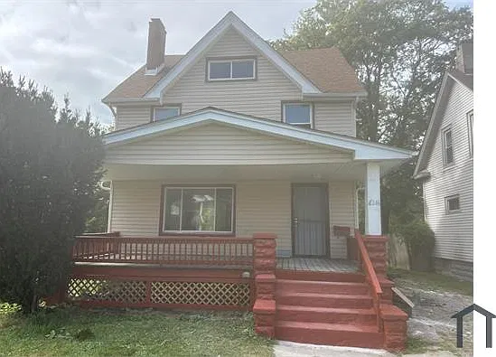 5 bed, 2000 sqft, $1,950 — Photo 1