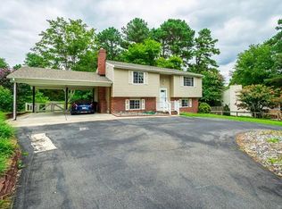 10516 Seacliff Ln, North Chesterfield, VA 23236