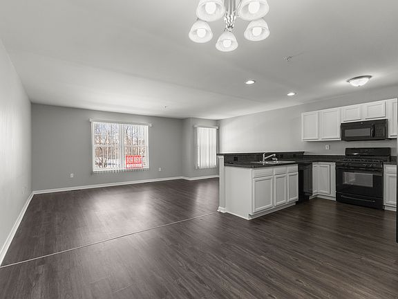 4th image of 13265 Turnberry Ct #1