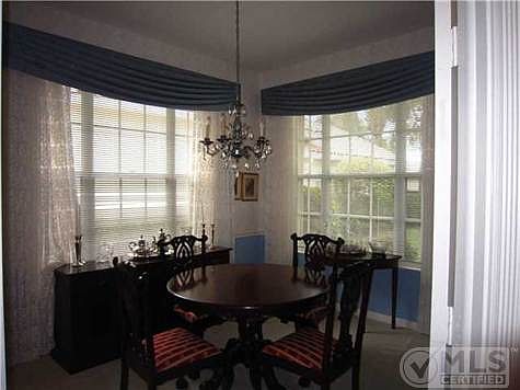 3rd image of 407 Kelsey Park Dr