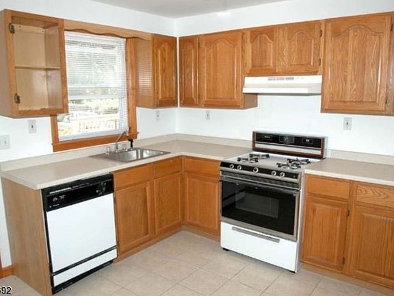 4th image of 94 Short Hills Ave #B