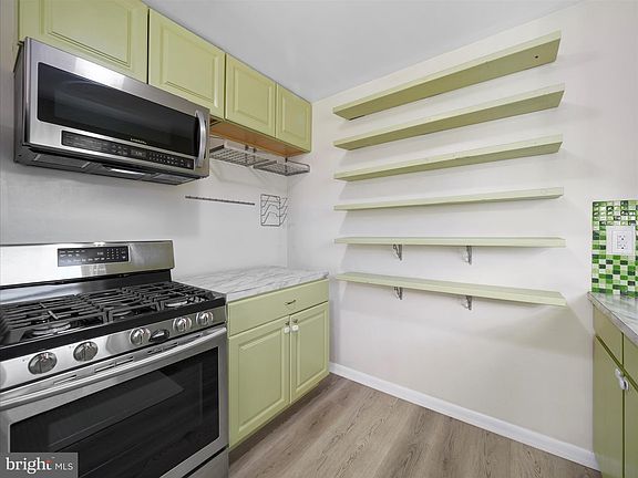 5th image of 17623 Meadowood Dr