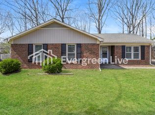 6 Coachman Ct, Greensboro, NC 27407