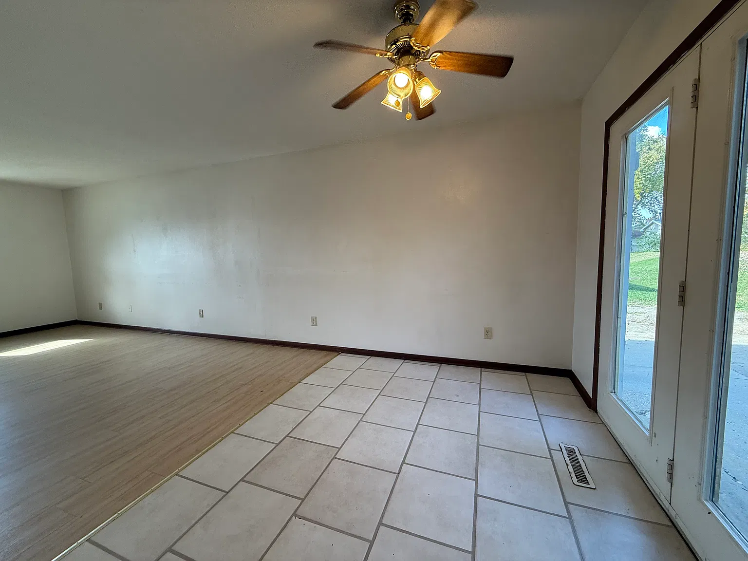 2 bed, 1.5 bath, $1,100 — Photo 4