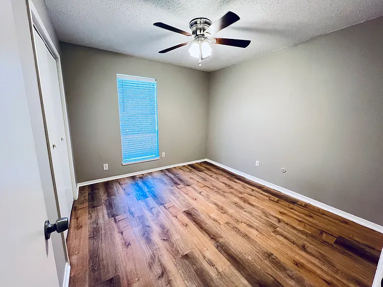 2102 Richwood Dr — Photo 25
