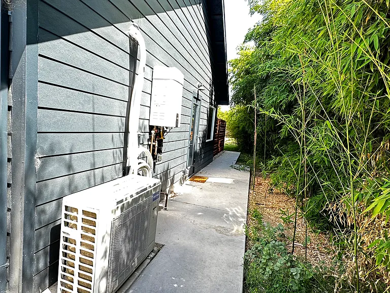 Walnut St — Photo 11
