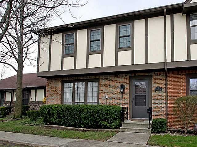 1st image of 8 Knollwood Dr
