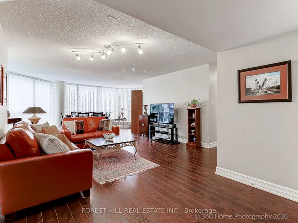45 Kingsbridge Garden Cir Unit 204, Mississauga, ON L5R 3K4