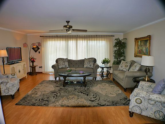 4th image of 4117 W 93rd Pl APT 2C