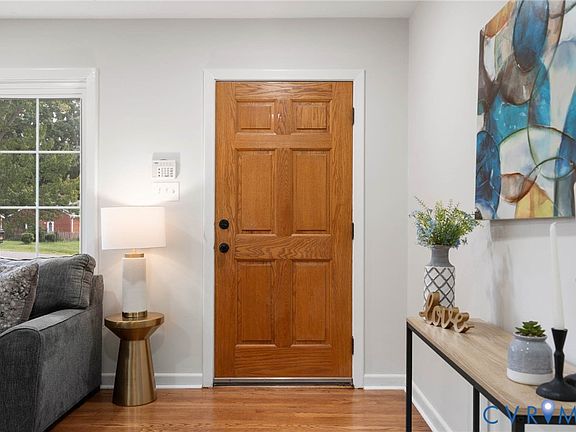 3rd image of 3122 Comet Rd