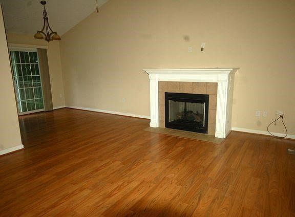 3rd image of 1647 Millbrook St